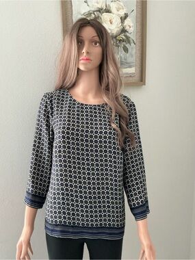 Kenar Women's Navy Geometric Crewneck Top
